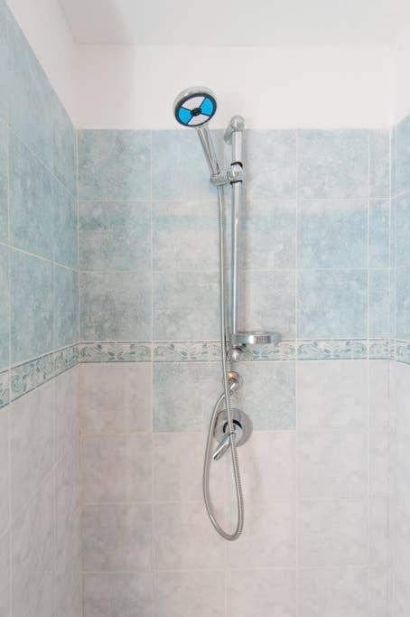 Cinque Terre Sea View Apartment เวอนาซซา ภายนอก รูปภาพ