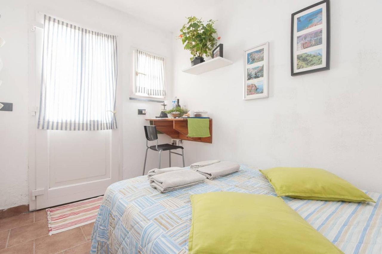 Cinque Terre Sea View Apartment เวอนาซซา ภายนอก รูปภาพ