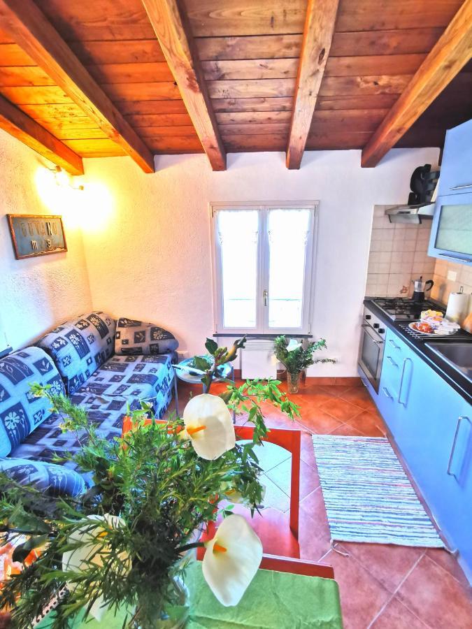 Cinque Terre Sea View Apartment เวอนาซซา ภายนอก รูปภาพ