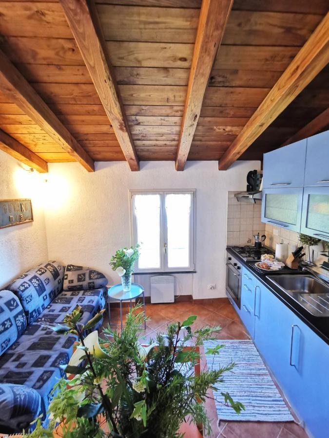Cinque Terre Sea View Apartment เวอนาซซา ภายนอก รูปภาพ