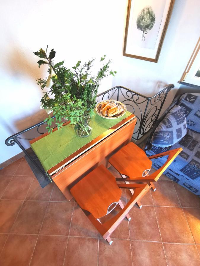 Cinque Terre Sea View Apartment เวอนาซซา ภายนอก รูปภาพ