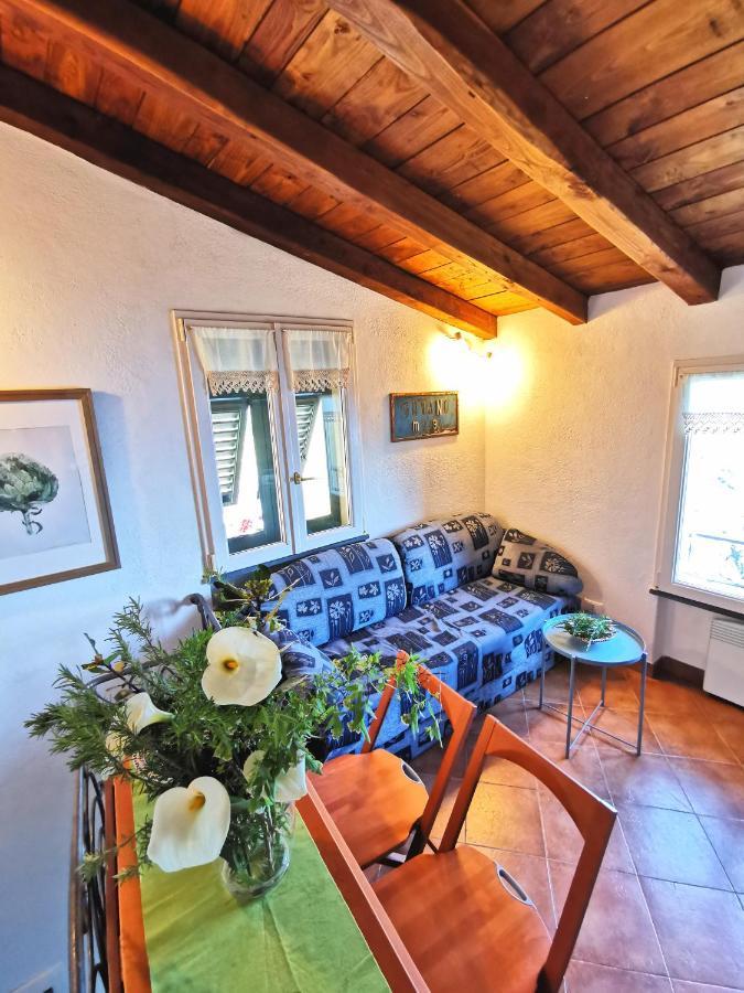 Cinque Terre Sea View Apartment เวอนาซซา ภายนอก รูปภาพ