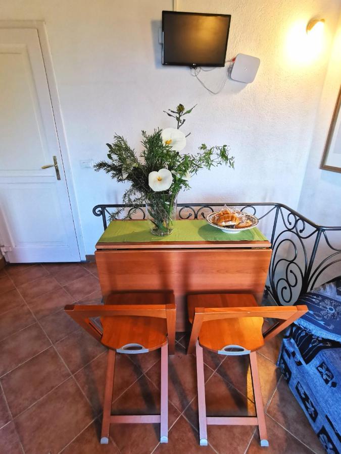 Cinque Terre Sea View Apartment เวอนาซซา ภายนอก รูปภาพ